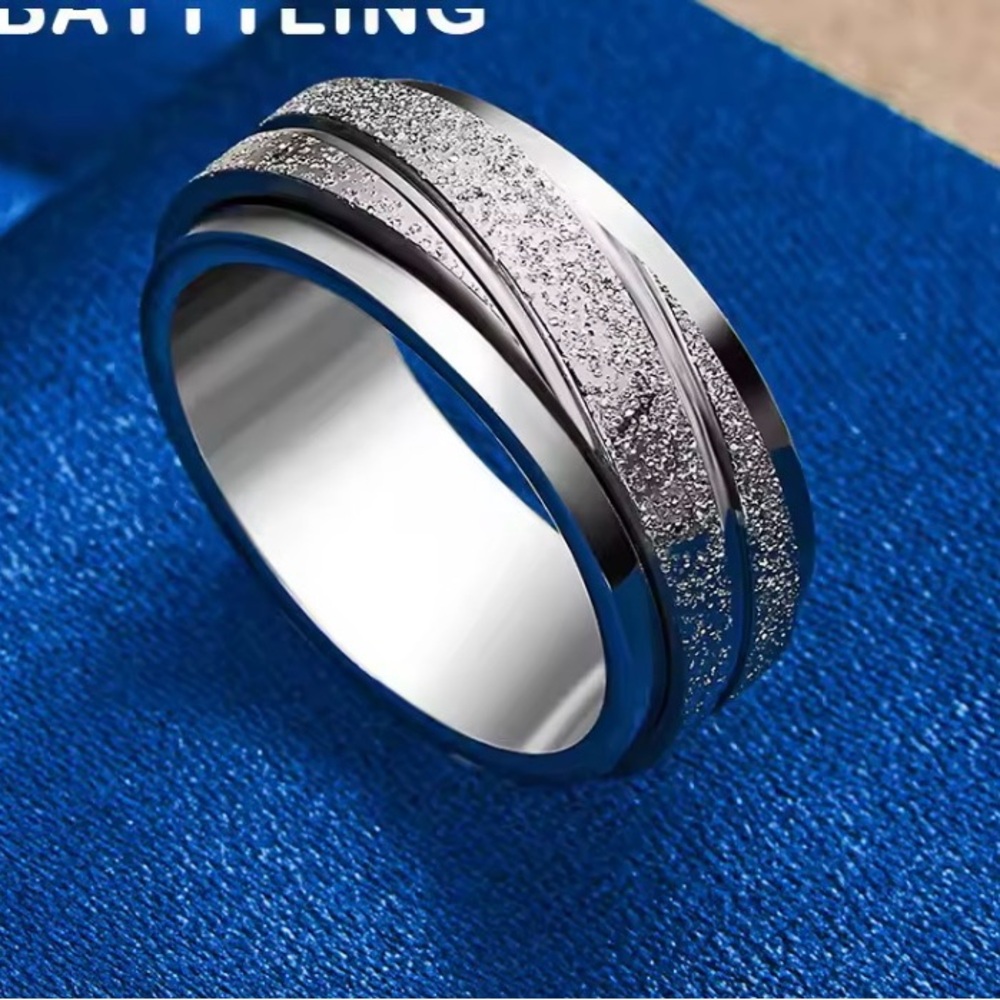 SilverMen's Ring - Picture 2 of 3